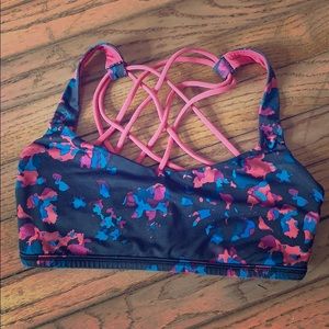 Lululemon free to be wild size 6